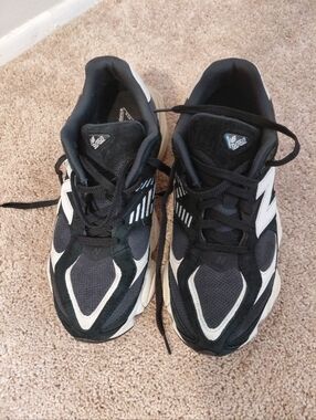 New Balance Black and White Men's Running Sneakers